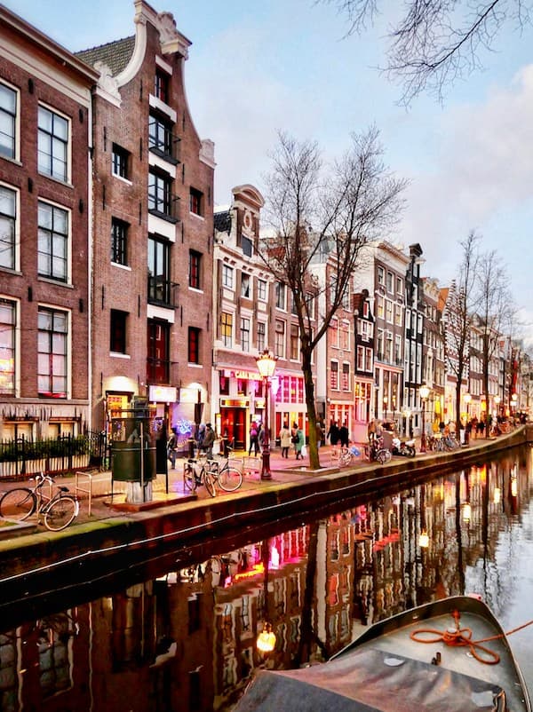 AMSTERDAM travel guide